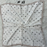 مینی اسکارف کرمی نخ قواره 65x65 سانتیمتر مناسب استفاده روزمره بدون آبرفت و رنگ رفت