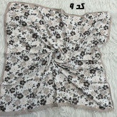 مینی اسکارف کرمی نخ قواره 65x65 سانتیمتر مناسب استفاده روزمره بدون آبرفت و رنگ رفت