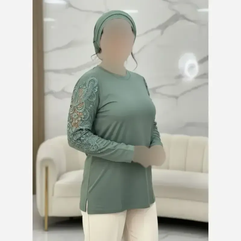 شومیز گیپوری نگین دار مدل سوگل جنس ویسکوز تیپ لاکرا فری سایز